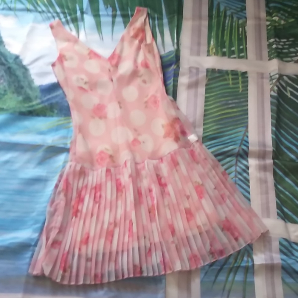 Dress - Picture 2 of 4